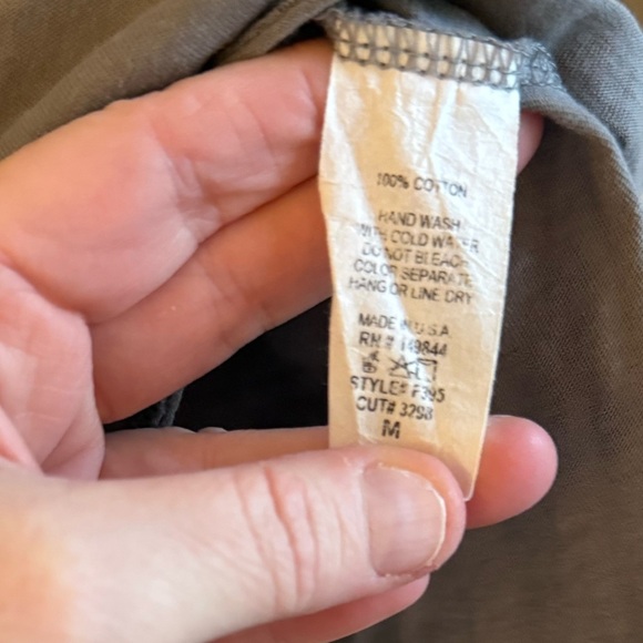 LIKE NEW Zutter Roar Graphic Tee - Picture 3 of 5